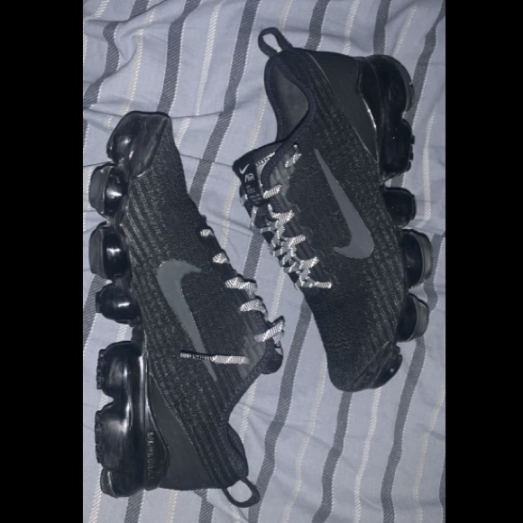 NIKE VAPOURMAX FLYKNIT 3 - Picture 1 of 3
